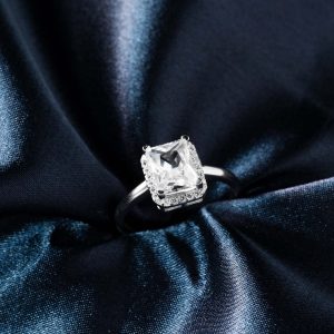 Solitaire Elegance Ring