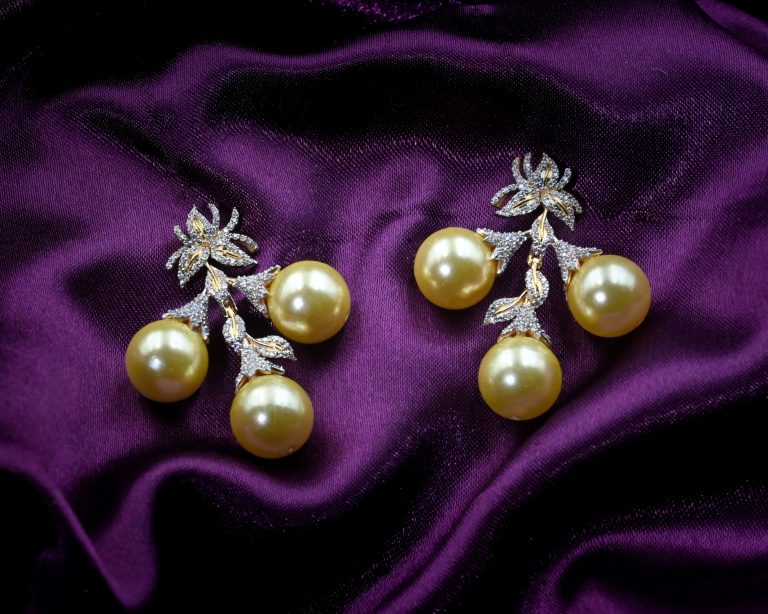 Golden Pearl Bloom Droops