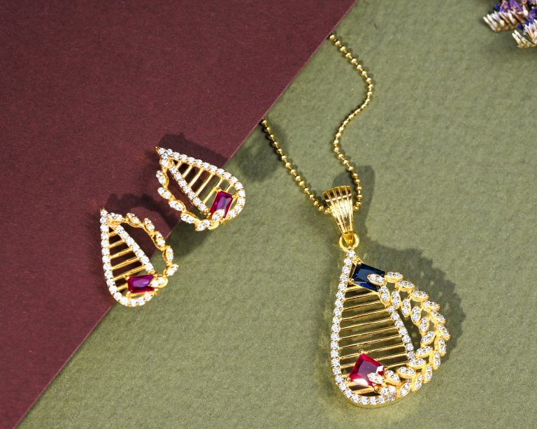 Lattice teardrop studs